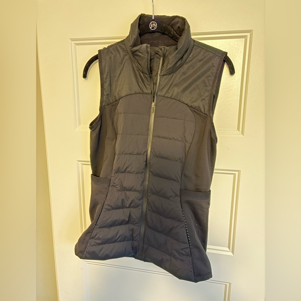 Lululemon down for it all down vest, black, size 8, worn once